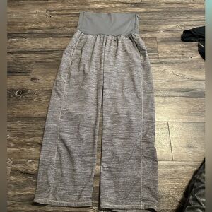 LULULEMON Women Gray Loose Fit Pants Size 6